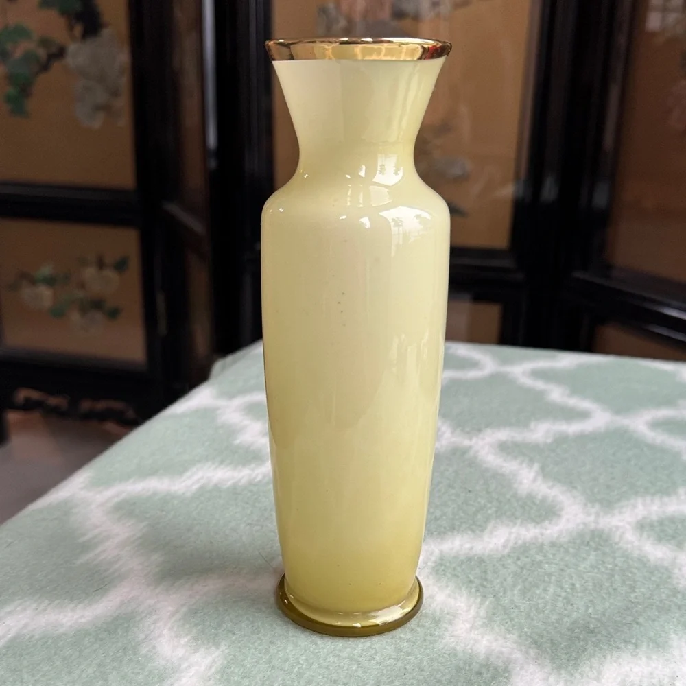 Vintage hand painted blown glass Floral Vase with Yellow and Gold Accents - Picture 4 of 8